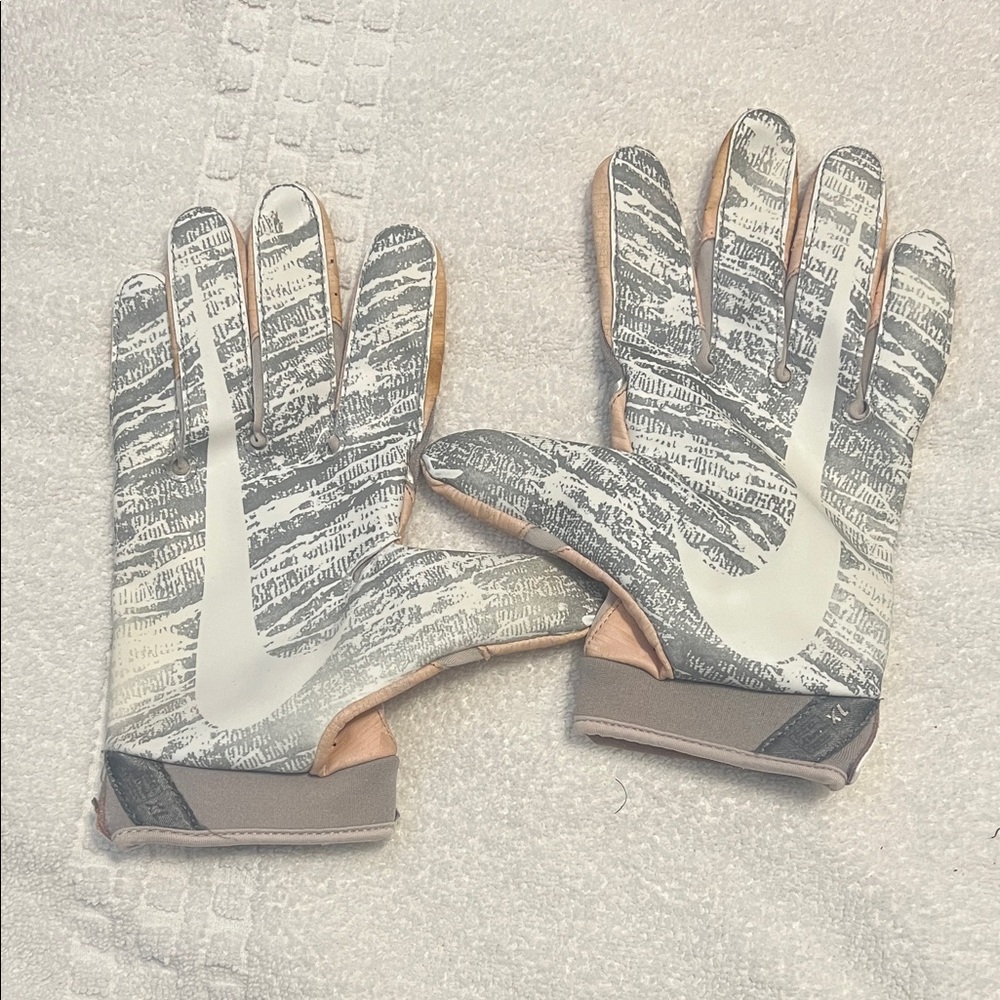 Nike Gray and White Athletic Gloves